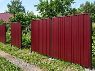 Профлист МП20 0.5 мм RAL 3005 Красное Вино 1 - в «Монолит-Металлопрокат».